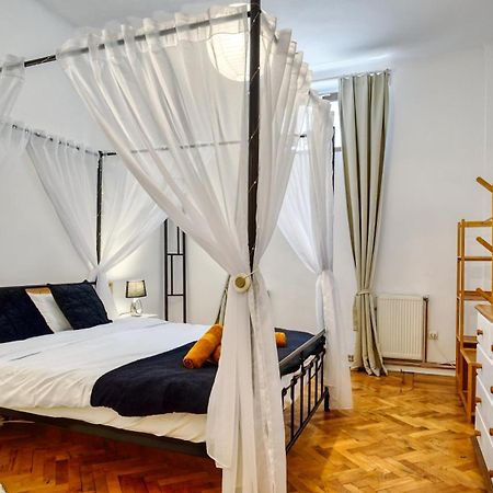 Intimo Oldtown Romantic Apartment Braşov Eksteriør bilde