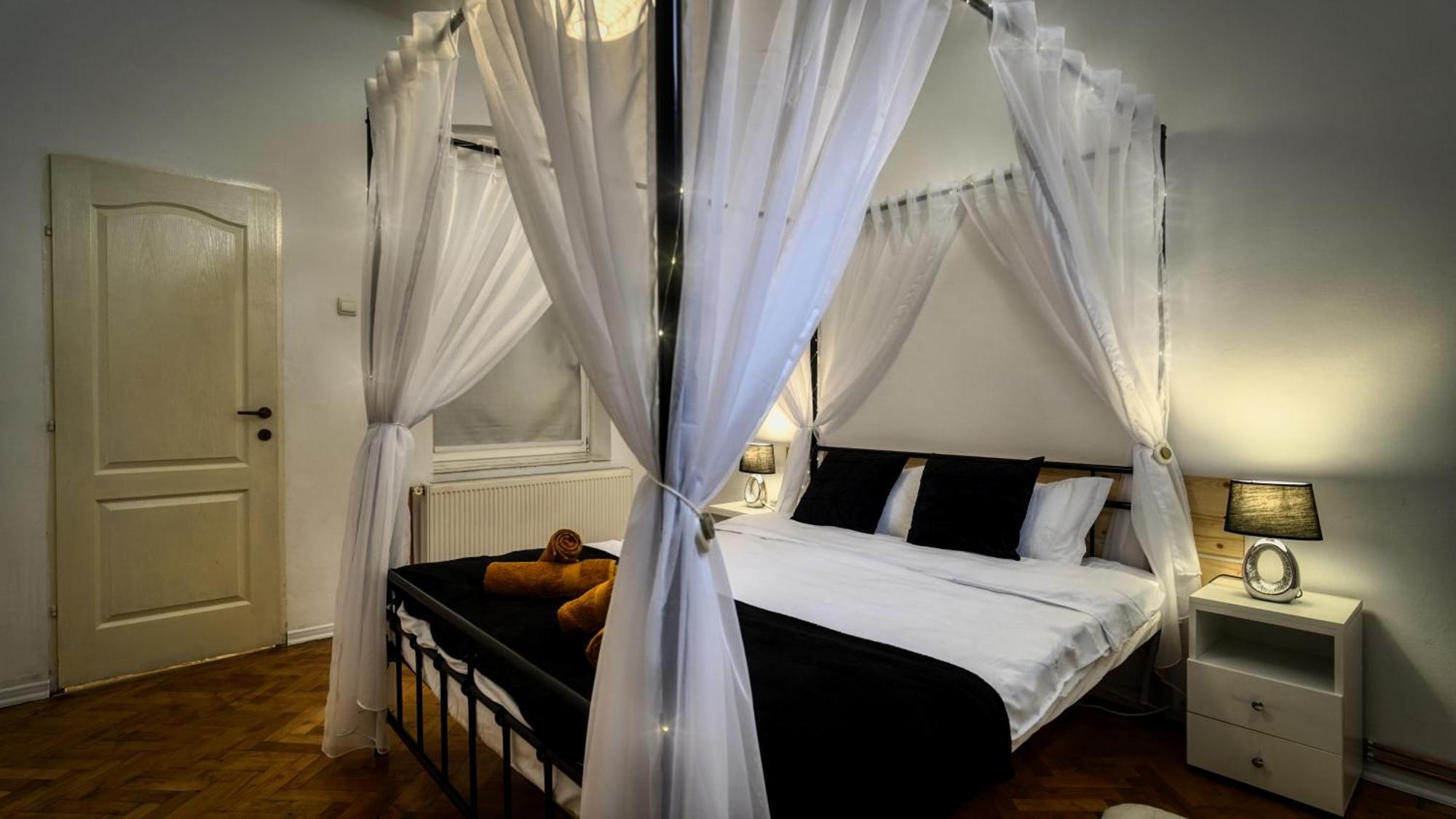 Intimo Oldtown Romantic Apartment Braşov Eksteriør bilde