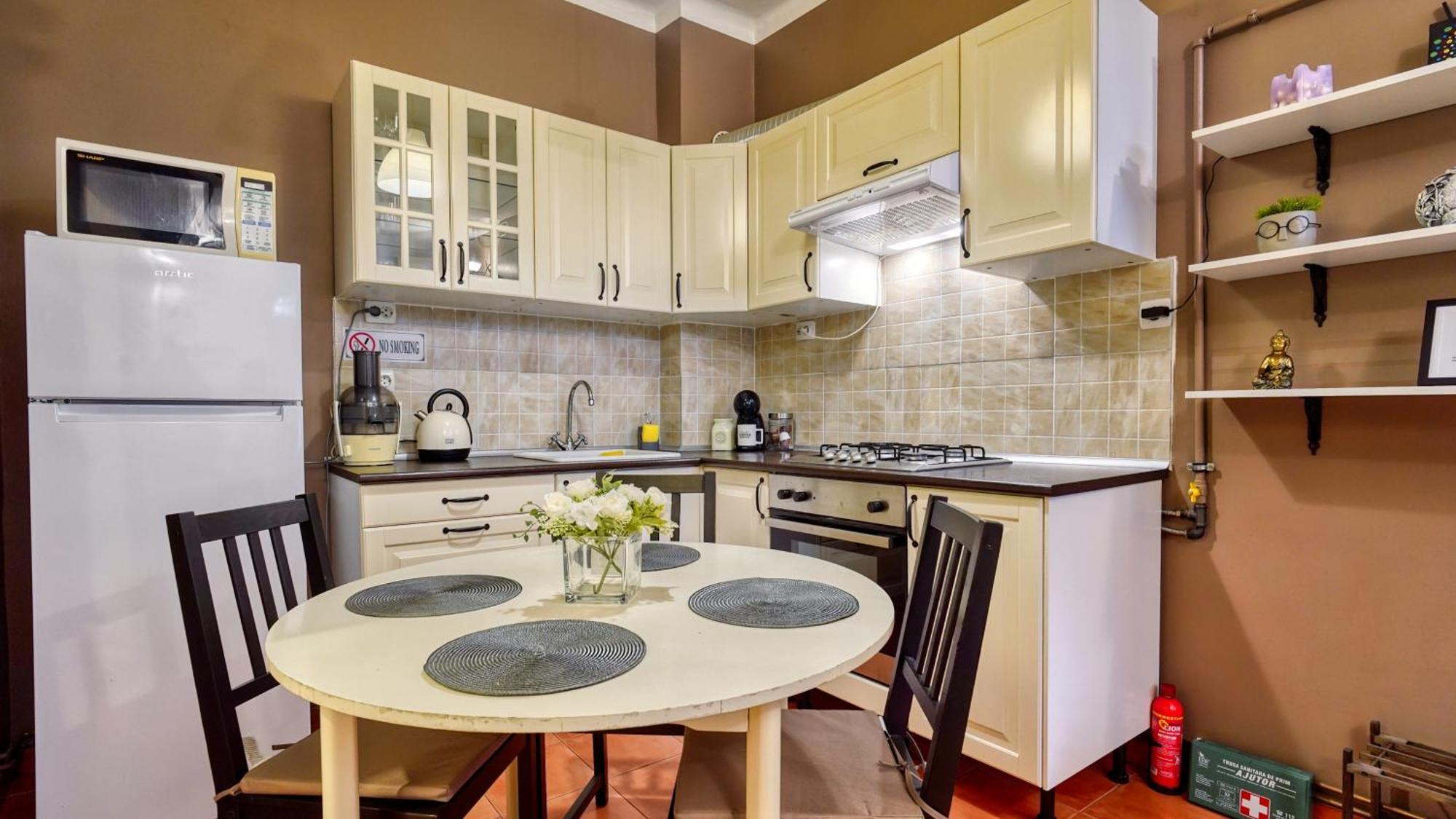 Intimo Oldtown Romantic Apartment Braşov Eksteriør bilde